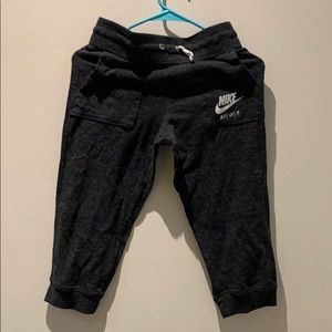 Nike Thin Cropped Sweats